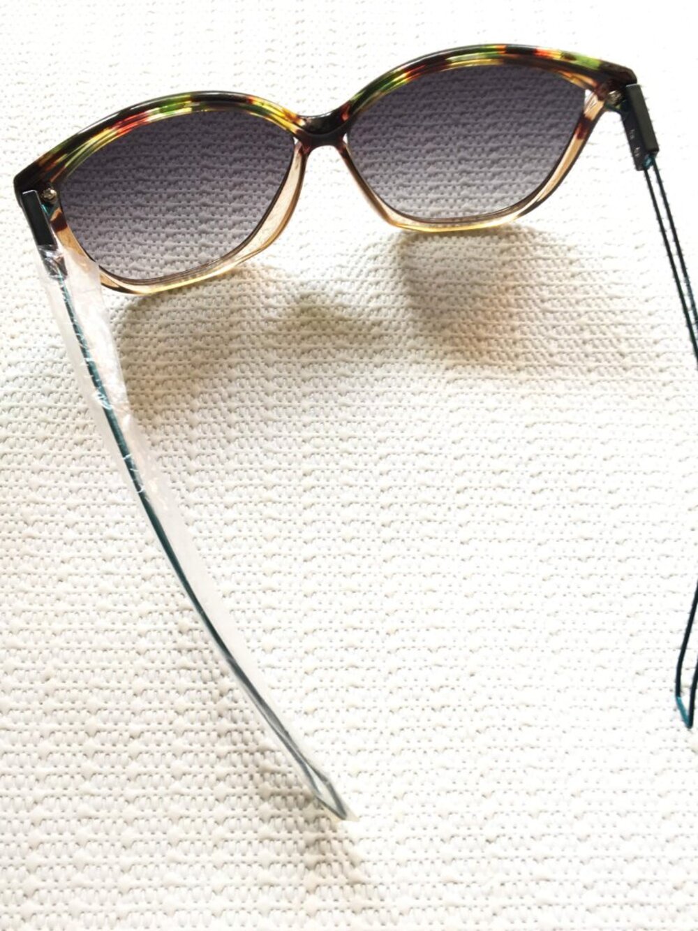 New Tortoise Shell Sunglasses - Picture 4 of 4